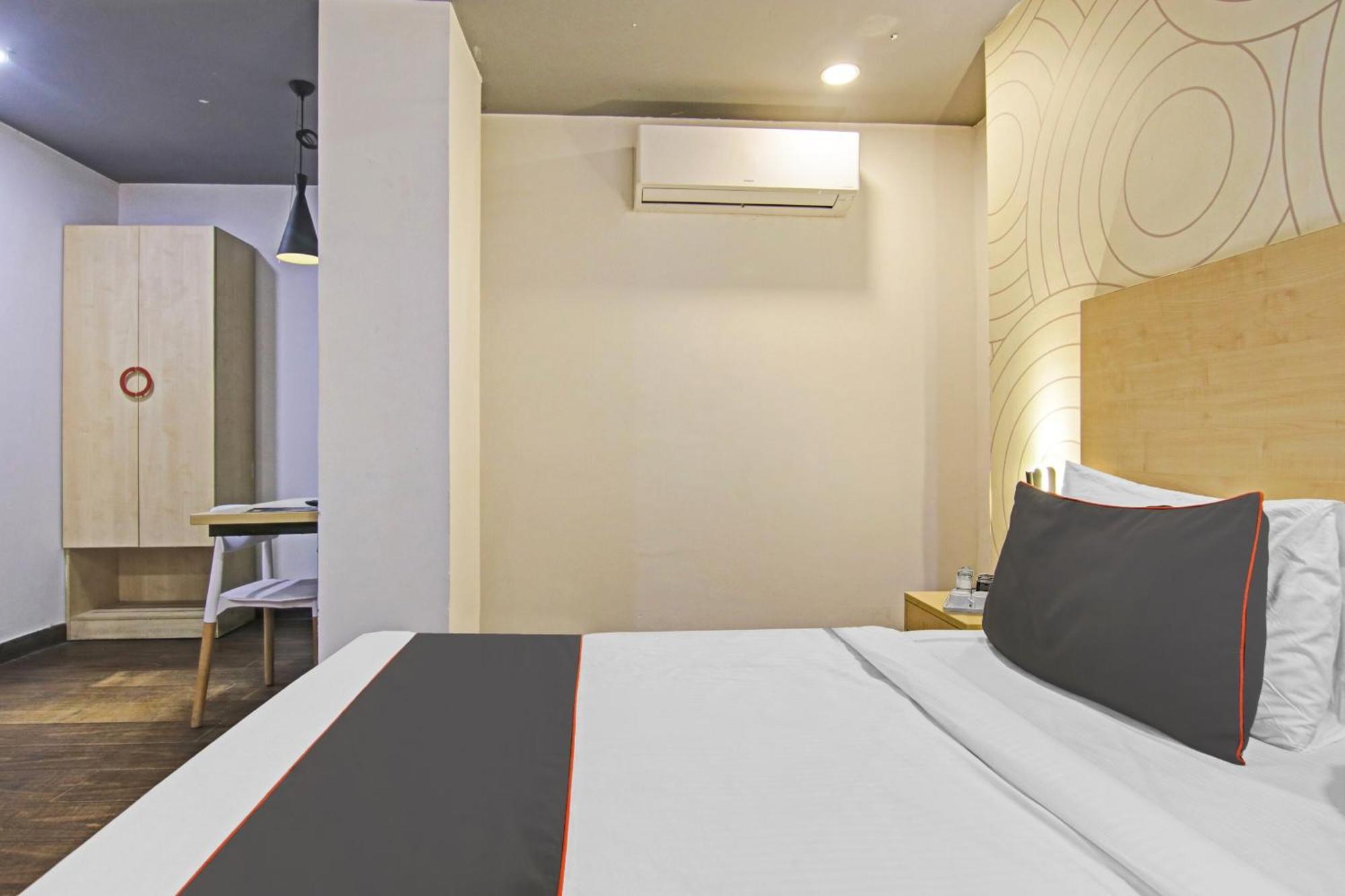 Collection O Slf Mall Sector 30 Hotel Faridabad Exterior photo